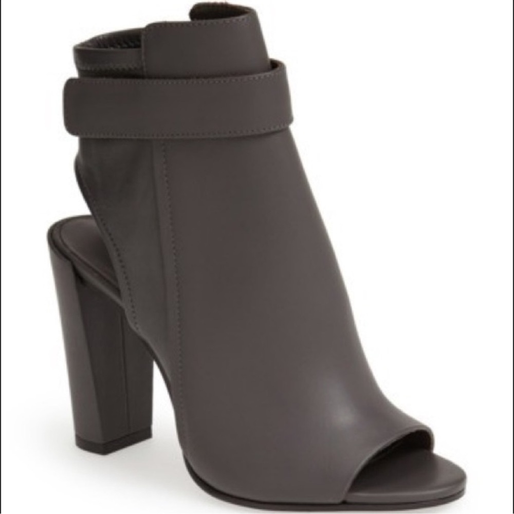 Vince Brigham leather open toe bootie gray heel‎ Sz 7
